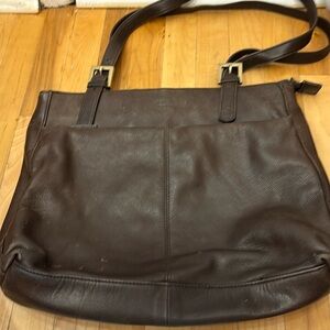 VENETO New York. Brown Leather 2 Compartment Crossbody